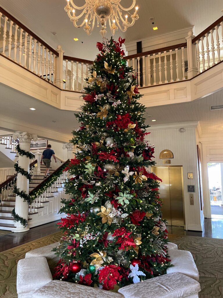17 Gorgeous Waikiki Hotel Christmas Trees Hawaii Calling a christmas tree in a building