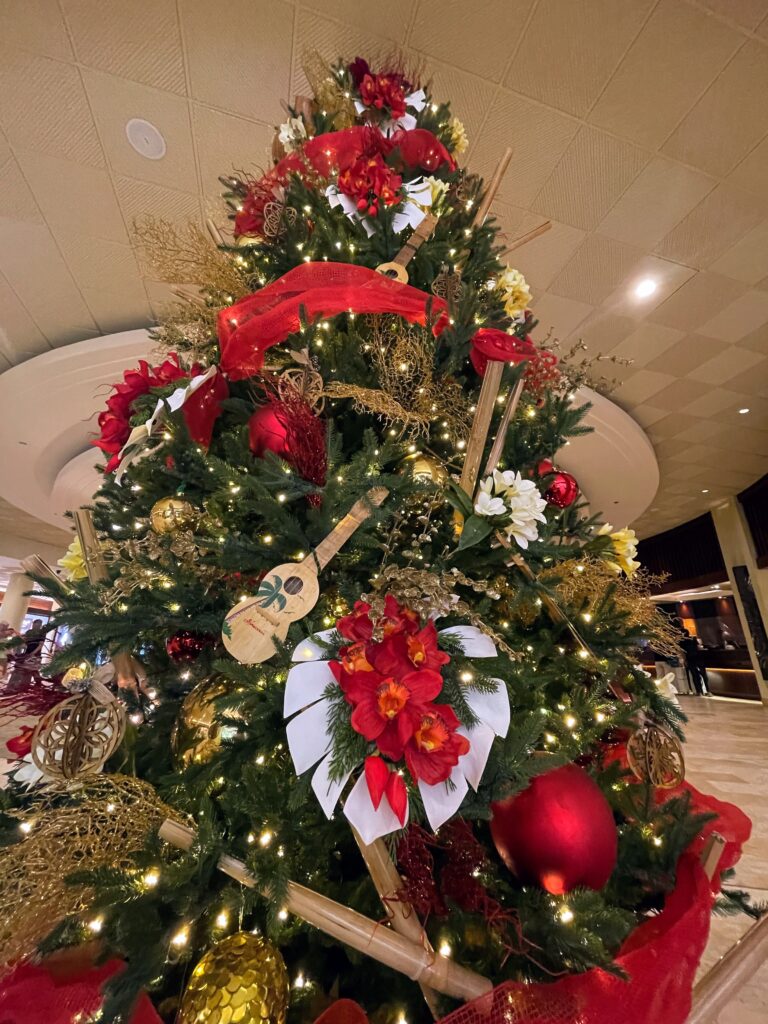 17 Gorgeous Waikiki Hotel Christmas Trees Hawaii Calling a christmas tree with decorations