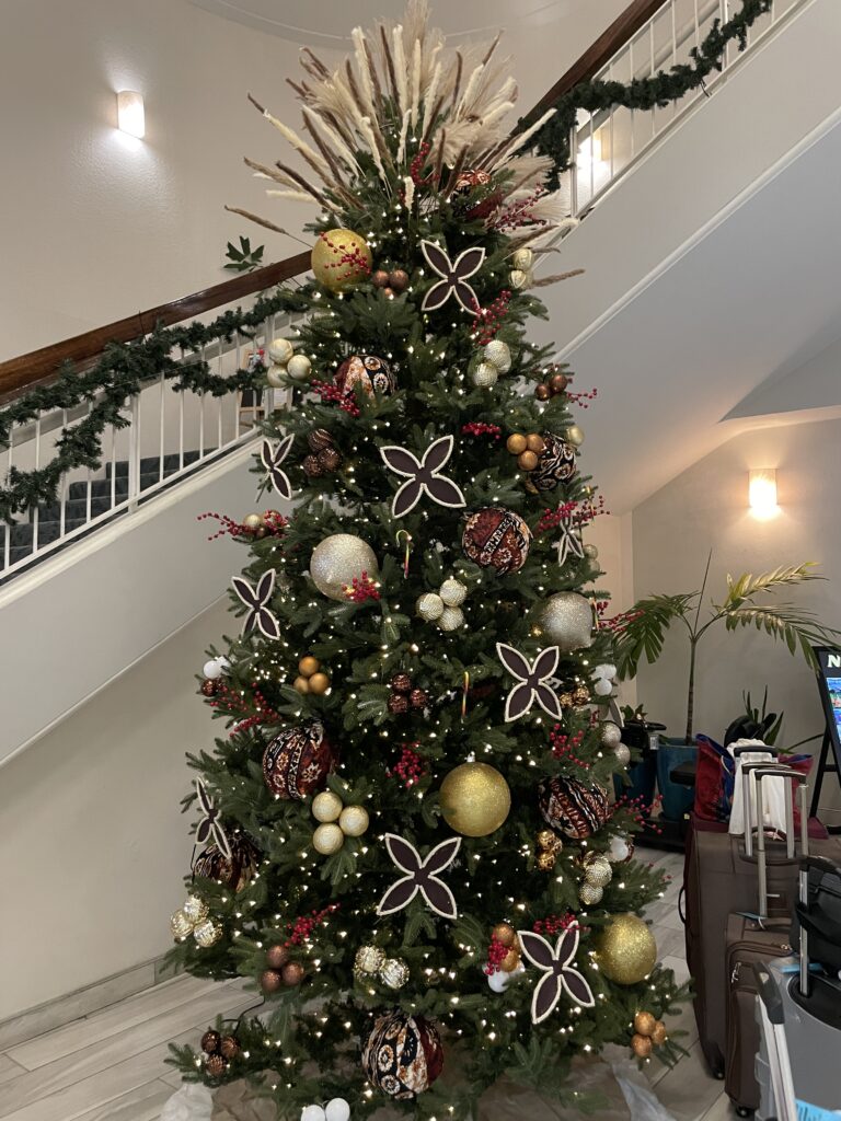 17 Gorgeous Waikiki Hotel Christmas Trees Hawaii Calling a christmas tree with ornaments and a staircase