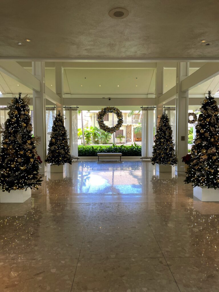 17 Gorgeous Waikiki Hotel Christmas Trees Hawaii Calling a room with christmas trees and lights
