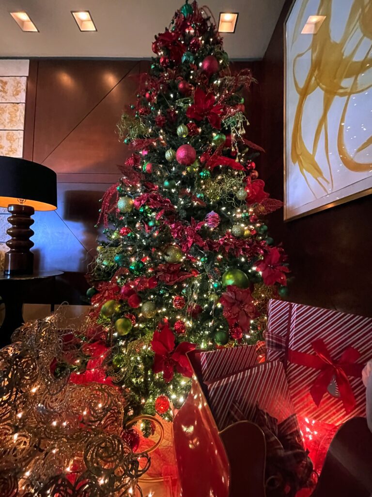 17 Gorgeous Waikiki Hotel Christmas Trees Hawaii Calling a christmas tree with presents