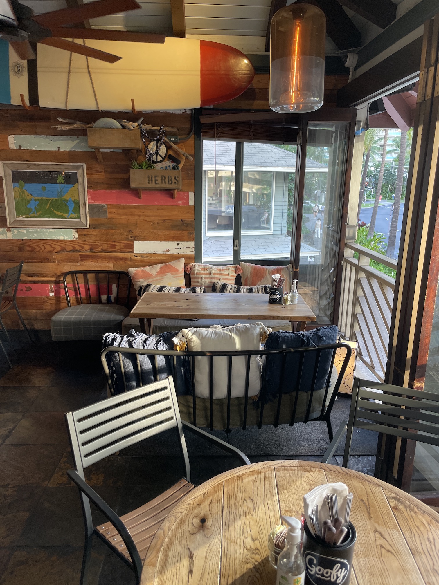 Goofy Cafe & Dine | Breakfast Review Hawaii Calling a table and chairs in a restaurant