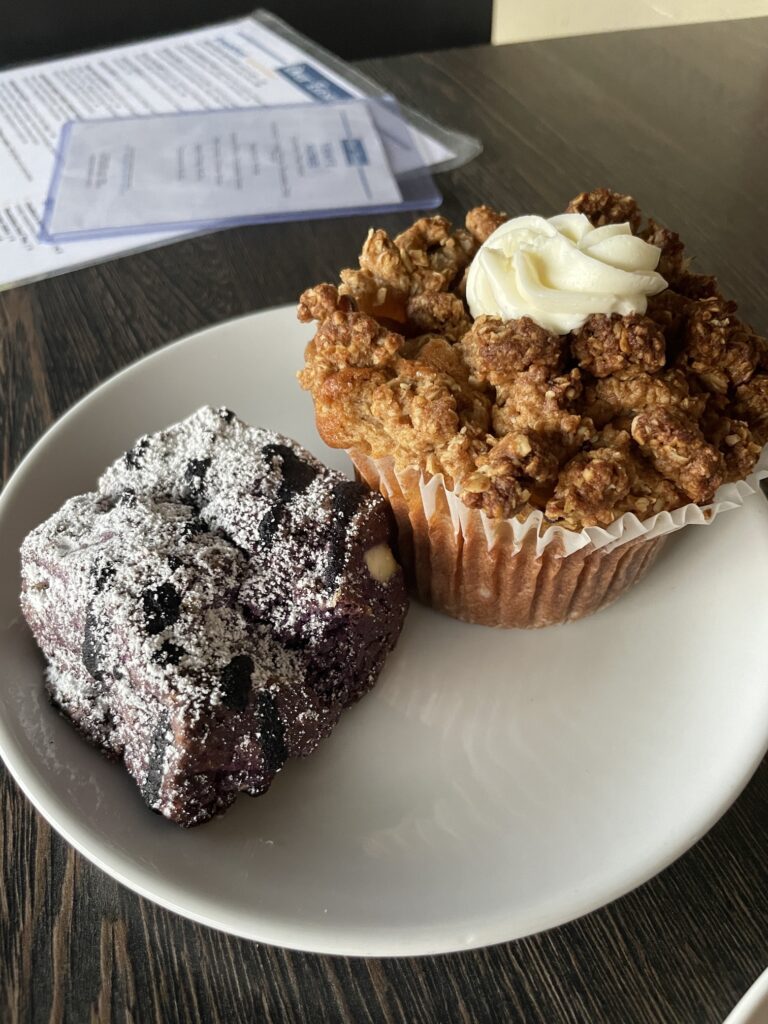 Over Easy Kailua | Breakfast Review Hawaii Calling a plate of food on a table