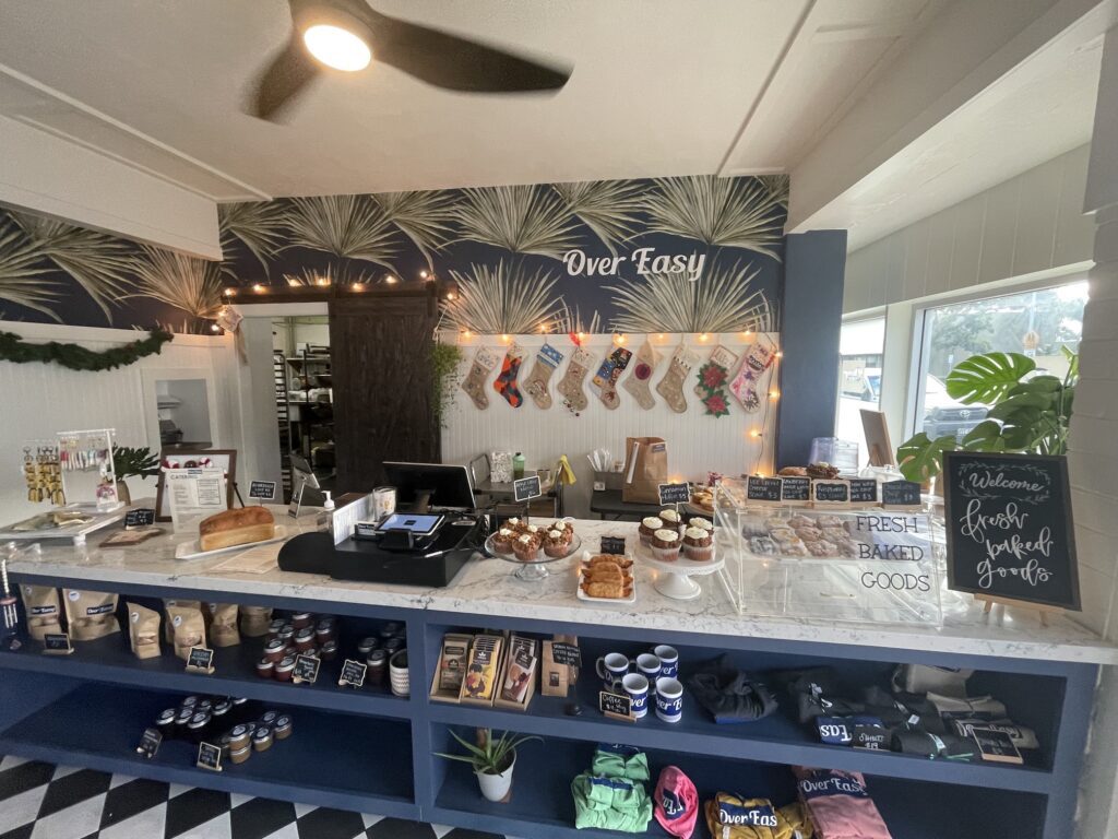 Over Easy Kailua | Breakfast Review Hawaii Calling a counter with food on it