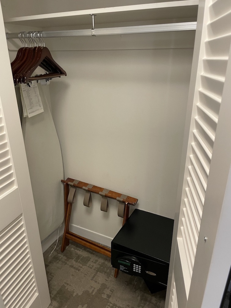 Review & Video: 'Alohilani Resort Waikiki Beach, A Unique Oasis Hawaii Calling a closet with a black box and swingers