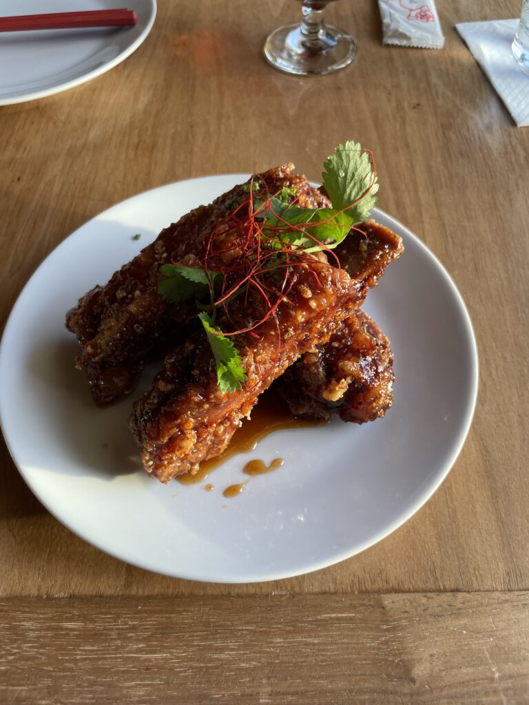 Review & Video: 'Alohilani Resort Waikiki Beach, A Unique Oasis Hawaii Calling food on a plate