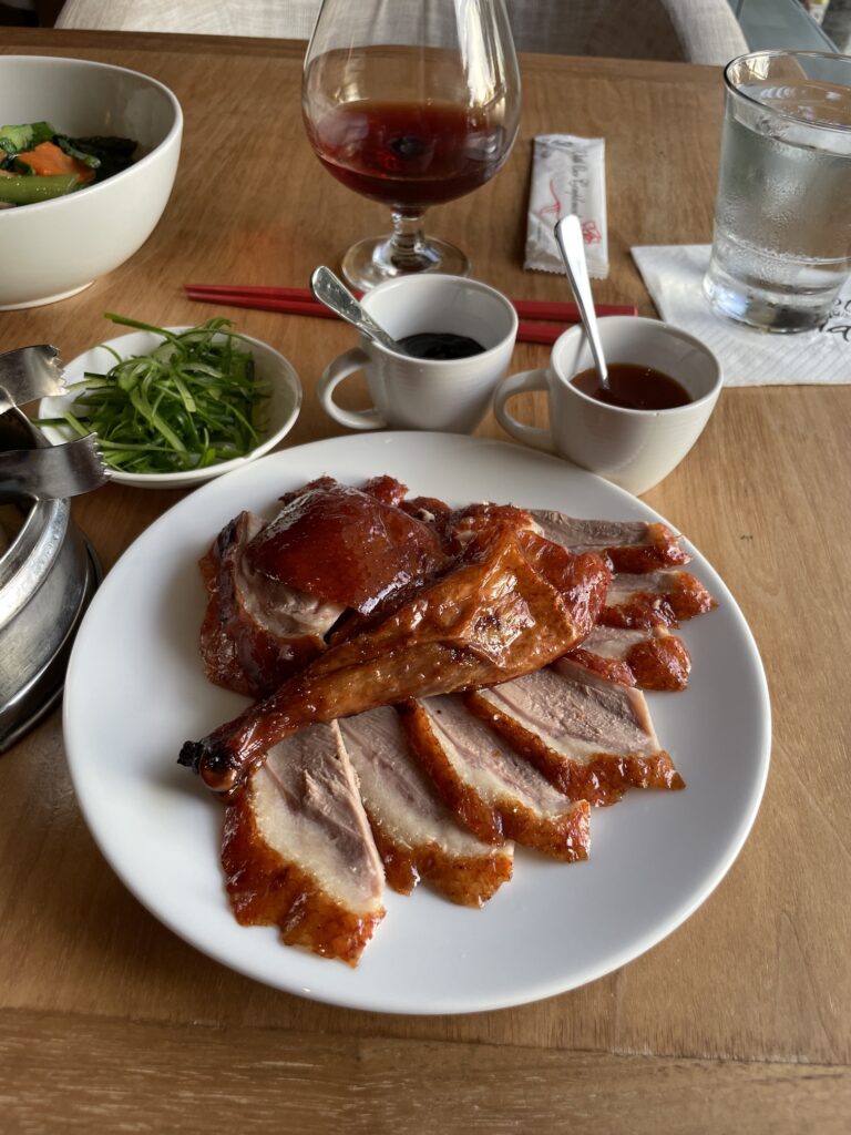 Review & Video: 'Alohilani Resort Waikiki Beach, A Unique Oasis Hawaii Calling a plate of food on a table