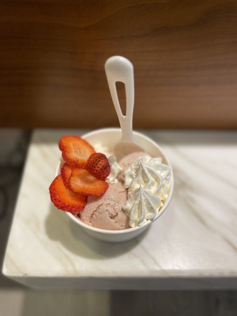 Review & Video: 'Alohilani Resort Waikiki Beach, A Unique Oasis Hawaii Calling a bowl of ice cream with strawberries and whipped cream