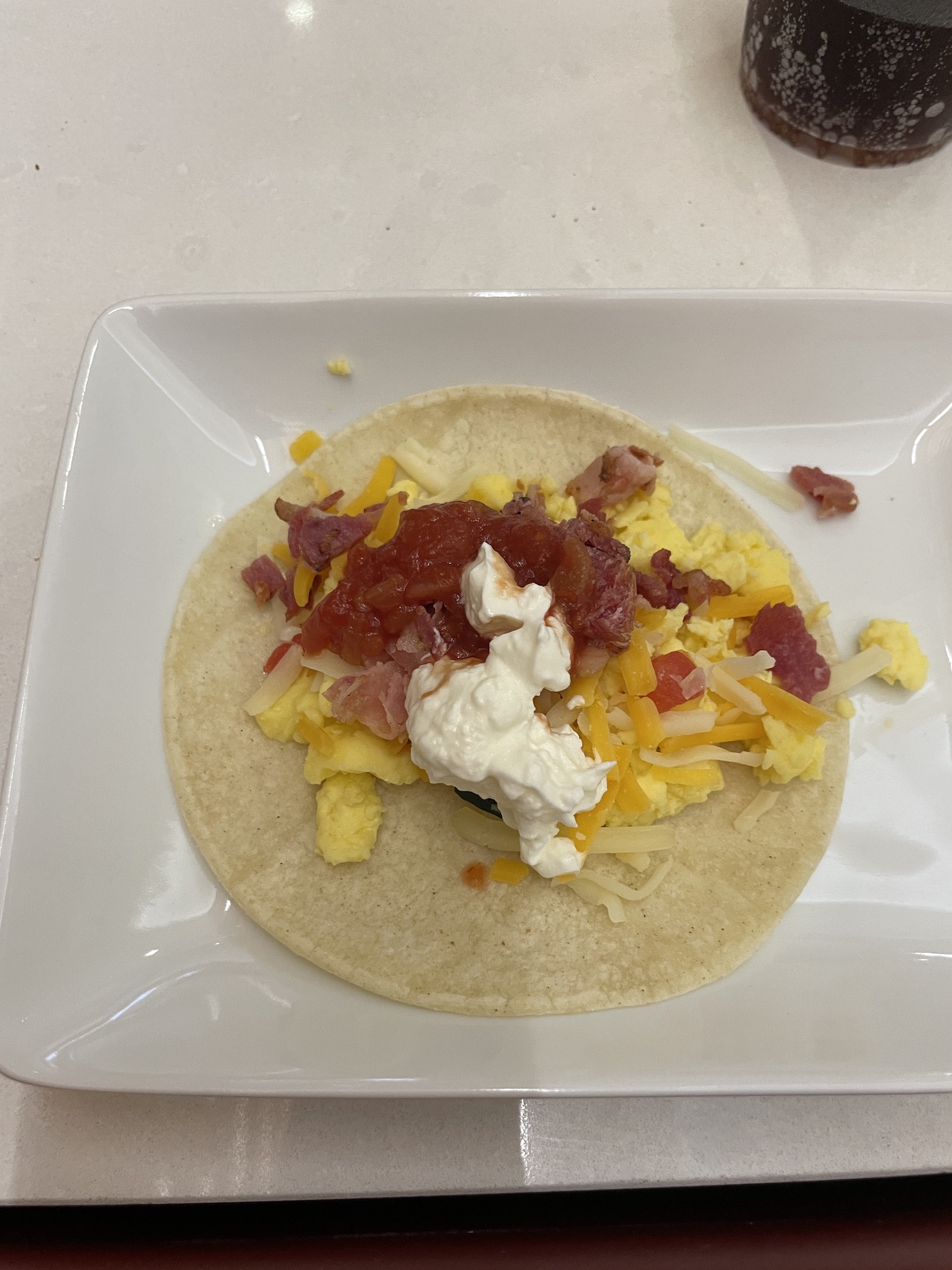 Review: Phoenix Admirals Club Gate A7 Hawaii Calling a plate of food on a table