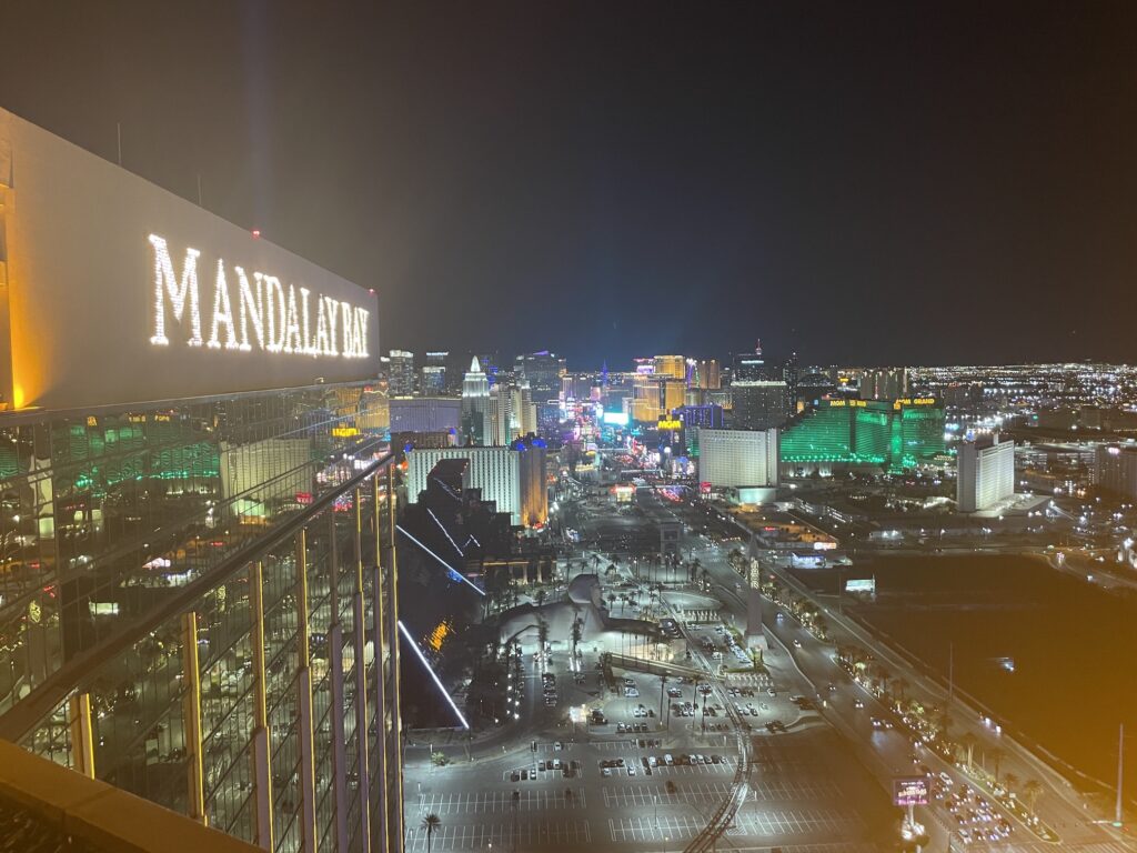 Review: Wildly Sexy Foundation Room Las Vegas Hawaii Calling a cityscape with lights at night