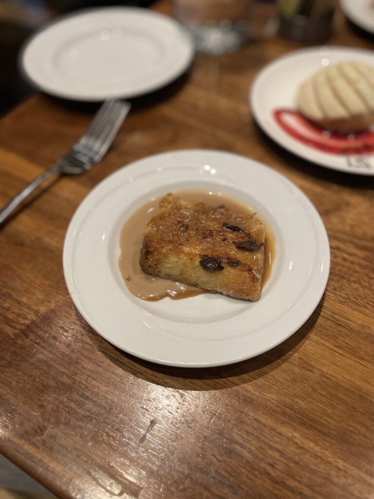 Review: Amazing Border Grill Buffet Las Vegas Hawaii Calling a plate of food on a table