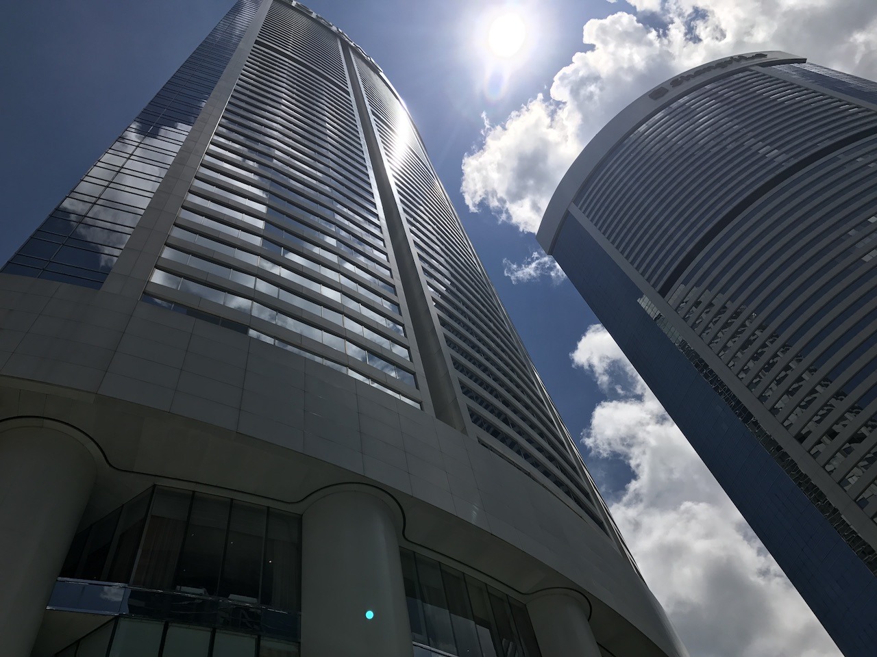Conrad Hong Kong: White-Glove Luxury Hawaii Calling Resort towers