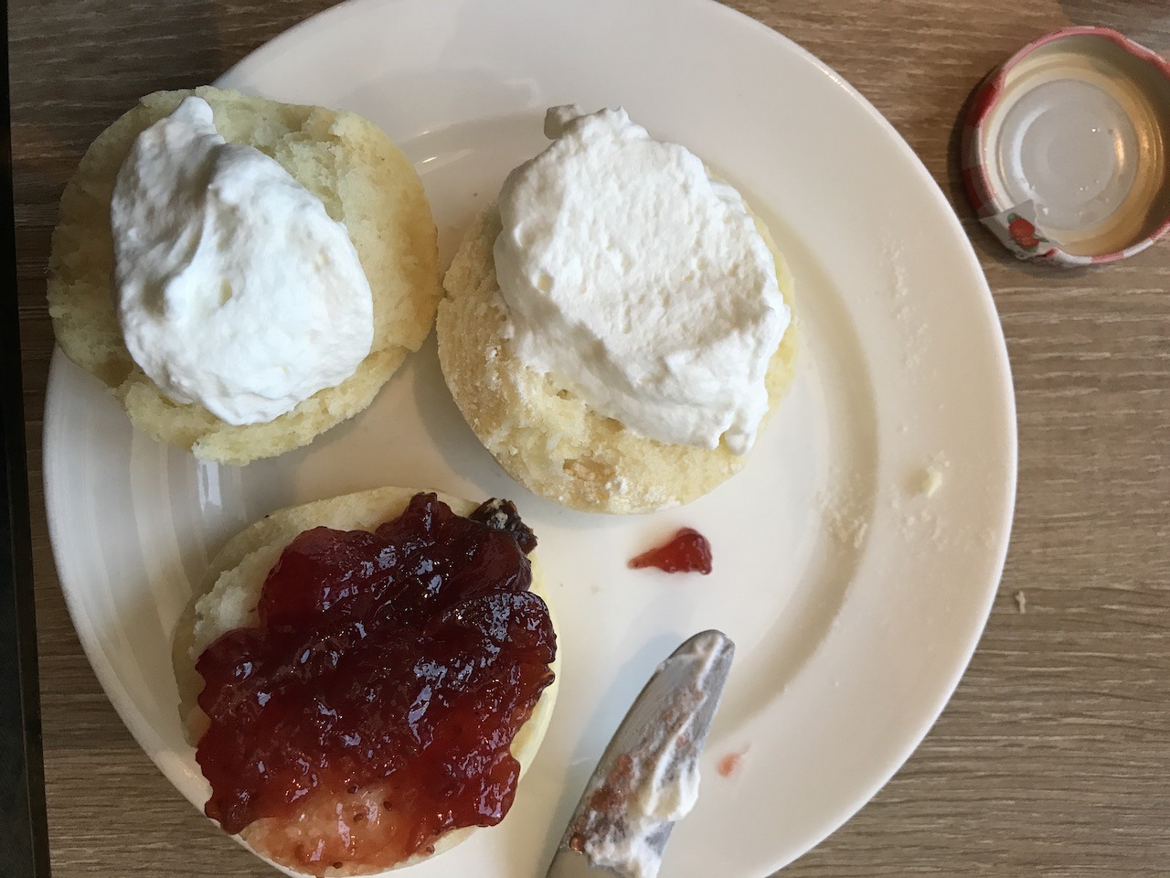 Conrad Hong Kong: White-Glove Luxury Hawaii Calling Scones and clotted cream