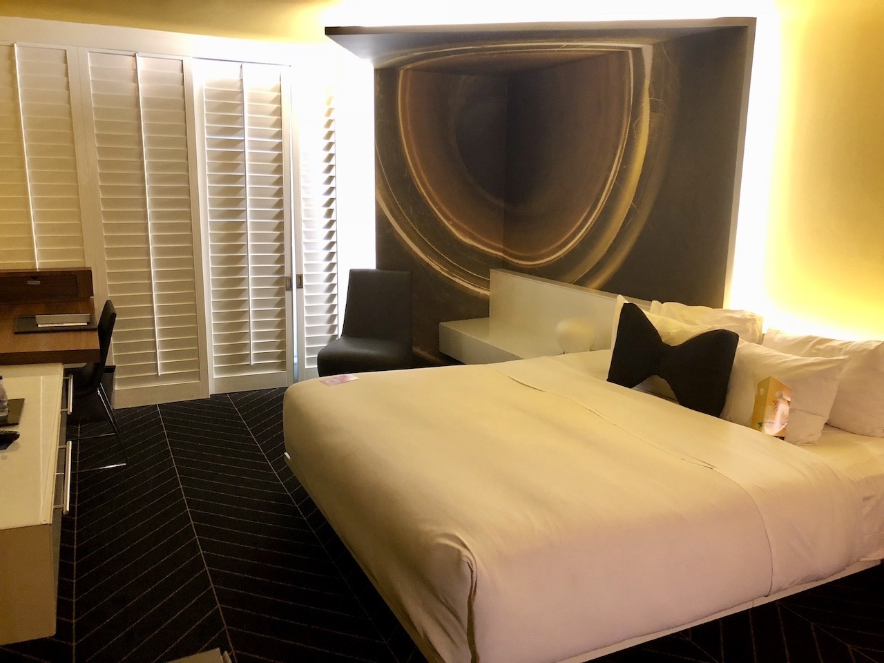 W New Orleans - French Quarter Hawaii Calling Fabulous bed