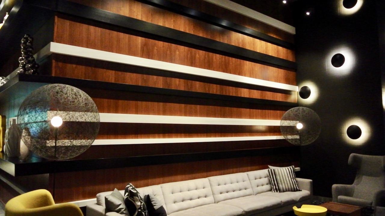 Le Meridien Charlotte - Refinement Uptown Hawaii Calling Lobby seating