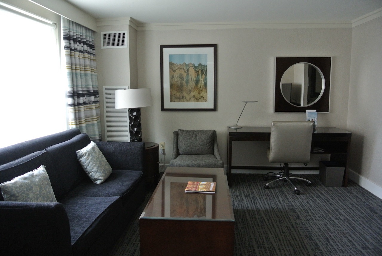 Westin Alexandria Old Town - Superb Suite Hawaii Calling Suite living room