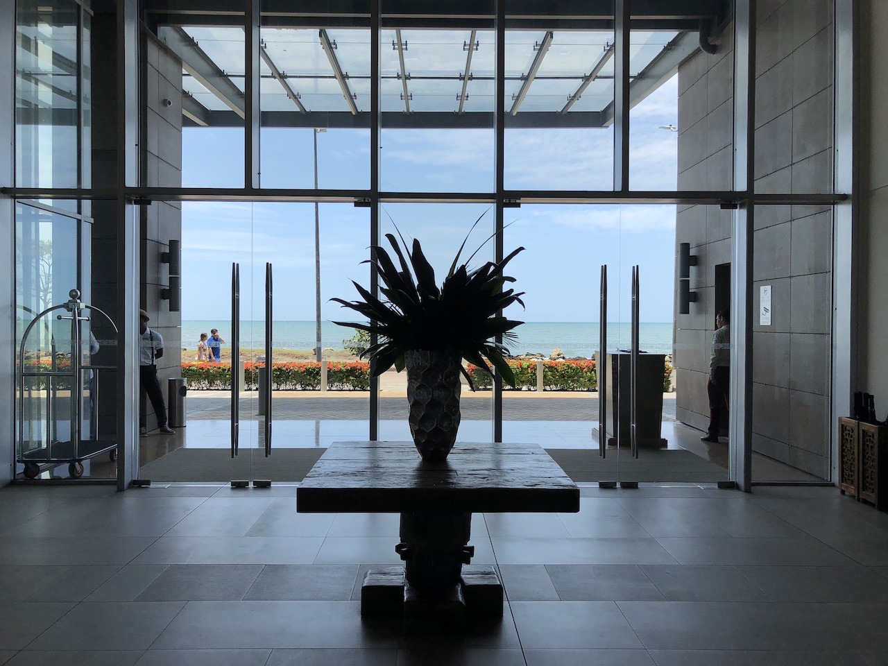 Hyatt Regency Cartagena - Colombian Sophistication Hawaii Calling Hyatt Regency Cartagena lower lobby