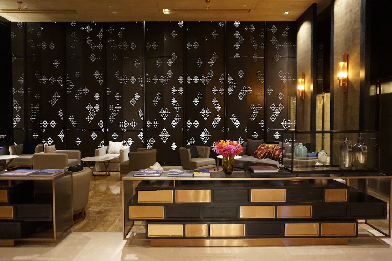 Hyatt Regency Bangkok Sukhumvit - The City's Newest Can't-Miss Hotel Hawaii Calling Hyatt Regency Sukhumvit lobby