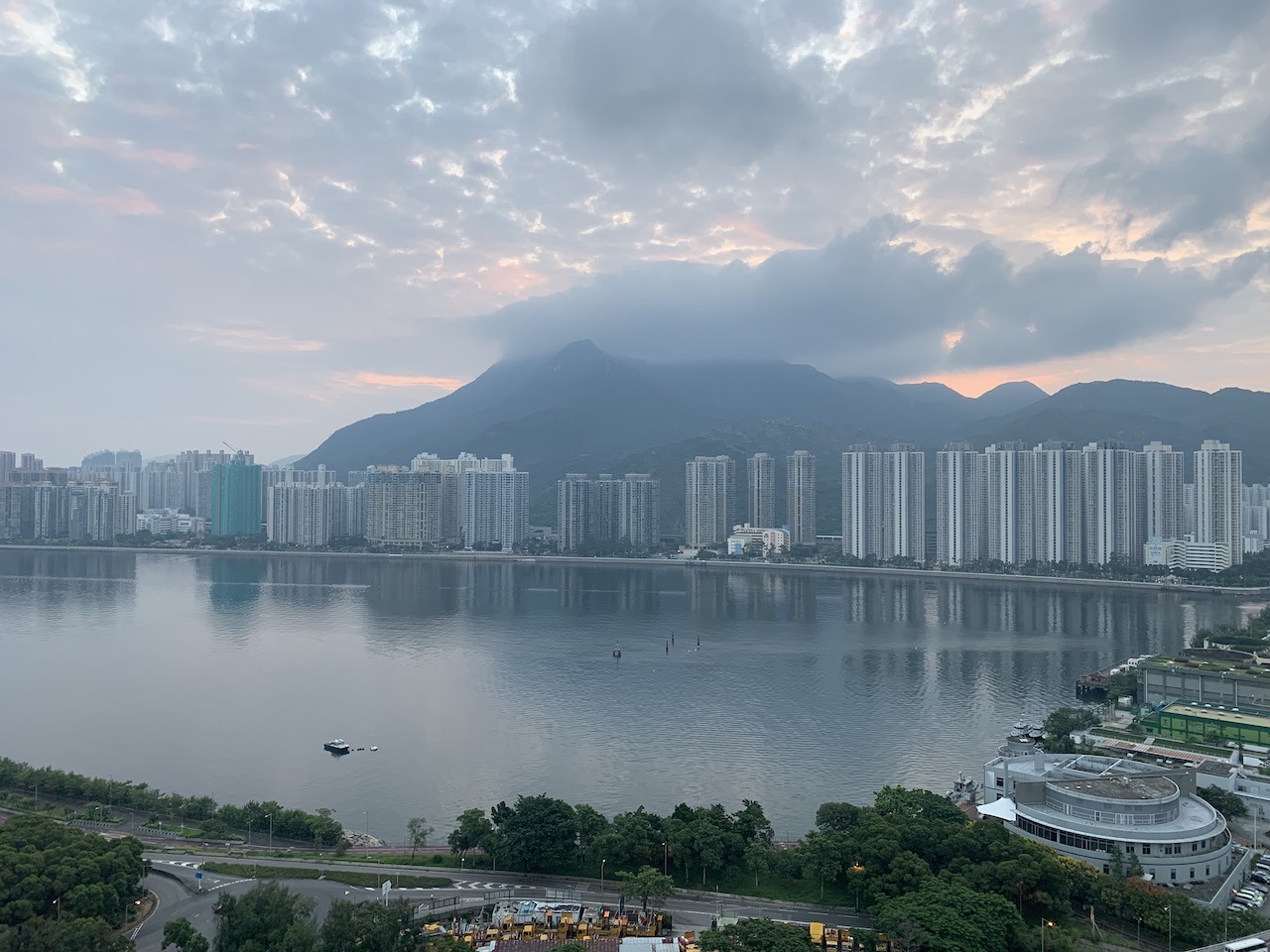 Hyatt Regency Hong Kong Sha Tin Hawaii Calling Morning fog