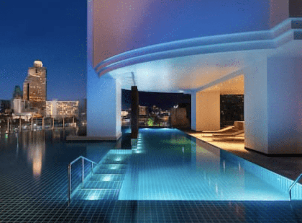 5 Amazing Bangkok Hotels on the River (2025) Hawaii Calling Millenium-Hilton-Bangkok-pool