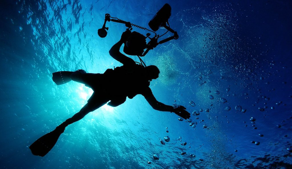 The Best Time of Year to Visit Thailand 2023 Hawaii Calling Divers in the ocean in bangkok
