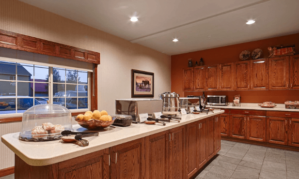 The 5 Best Family Hotels in Yellowstone (2024) Hawaii Calling Best Western Desert Inn