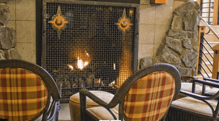 Top 5 Special Hotels Near Yellowstone (2024) Hawaii Calling Faithful Snow Lodge