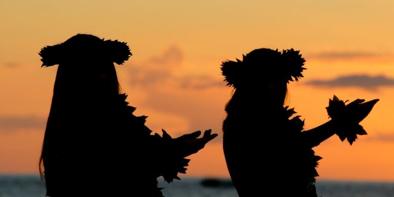 The 27 Best Luaus In Hawaii - By Island (2025) Hawaii Calling Smith Family Luau Best luau in Kauai