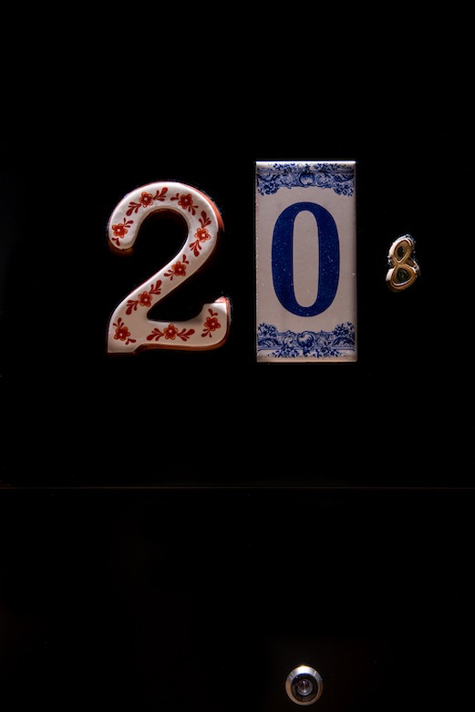 Fontecruz Lisboa an Autograph Collection Hotel, Classic Vintage Hawaii Calling a number and a number on a black background