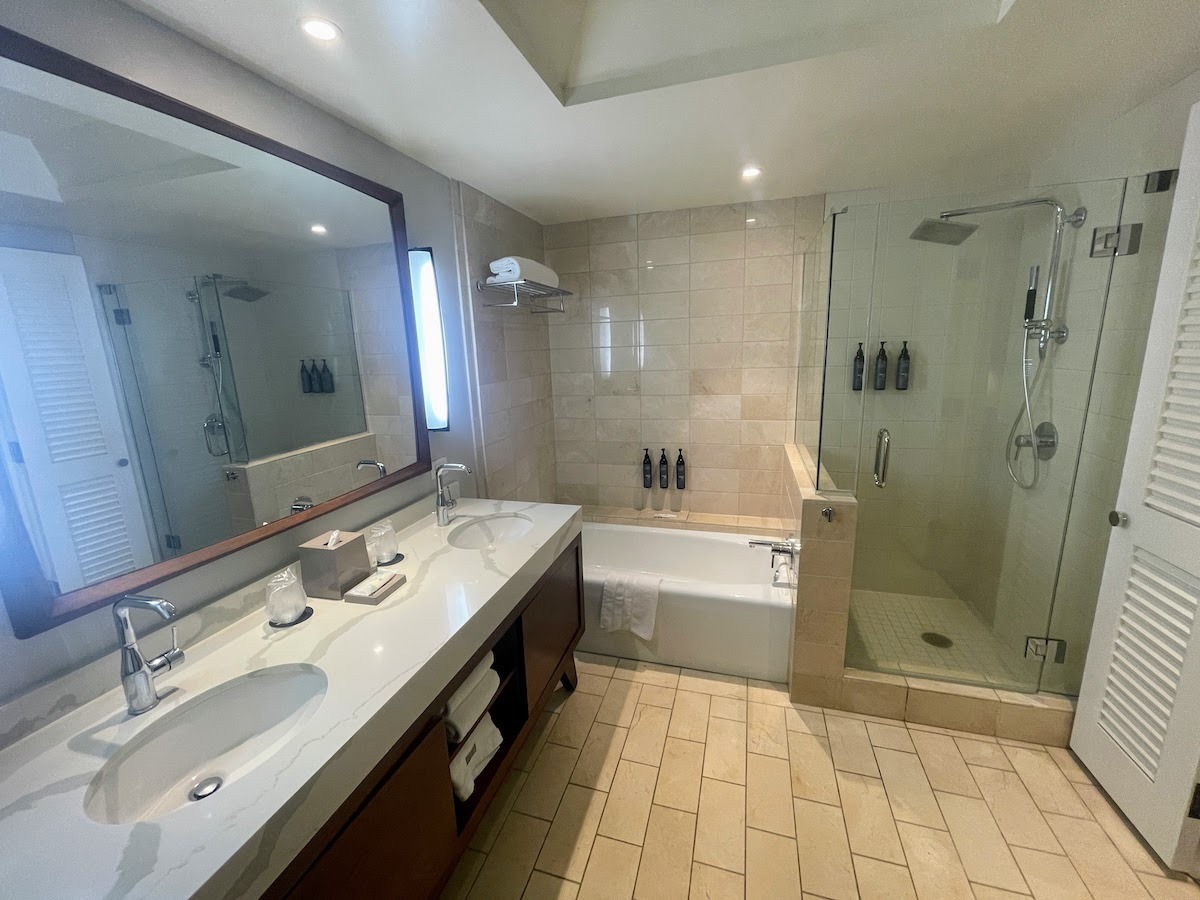 Review & Video: The Westin Hapuna Beach Resort Hawaii Calling a bathroom with a shower and sink