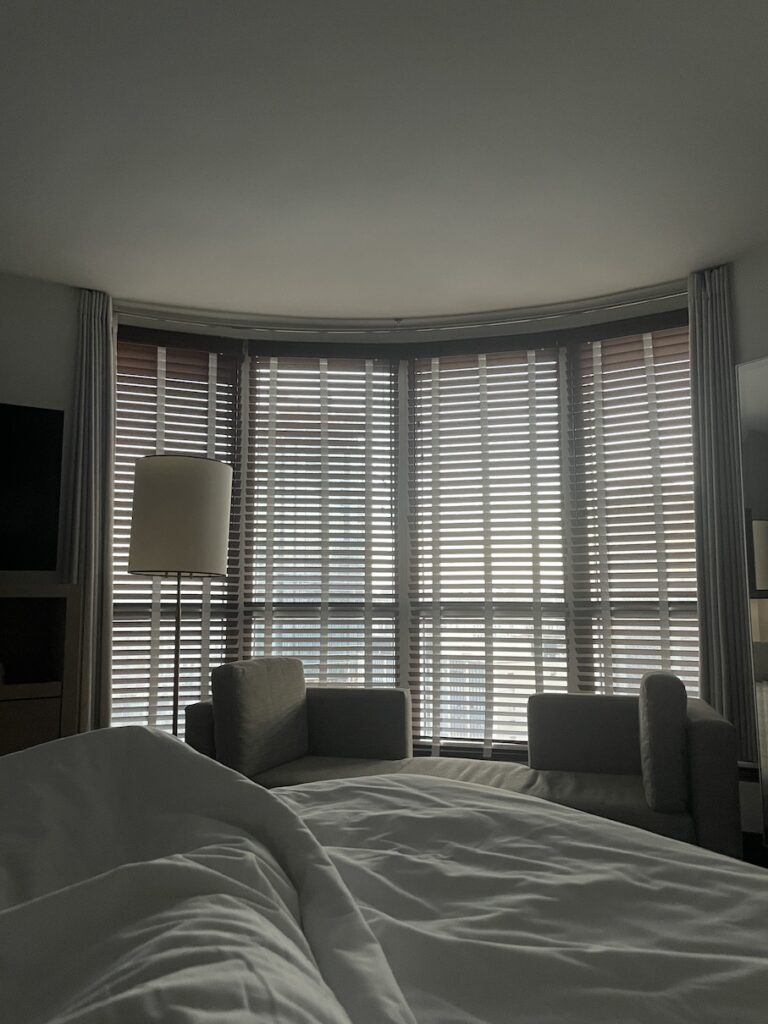 Review & Video: Hotel Republic San Diego, Autograph Collection Hawaii Calling a room with a bed and a lamp