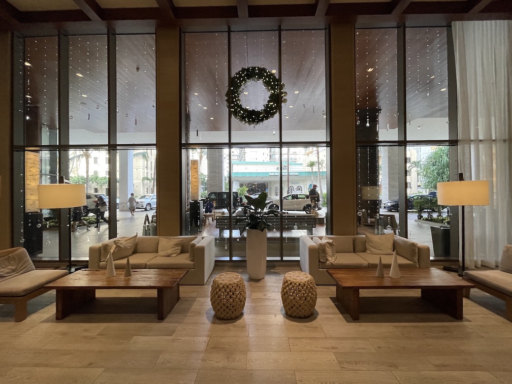 Review & Video: 'Alohilani Resort Waikiki Beach, A Unique Oasis Hawaii Calling Lobby at 'Alohilani Resort