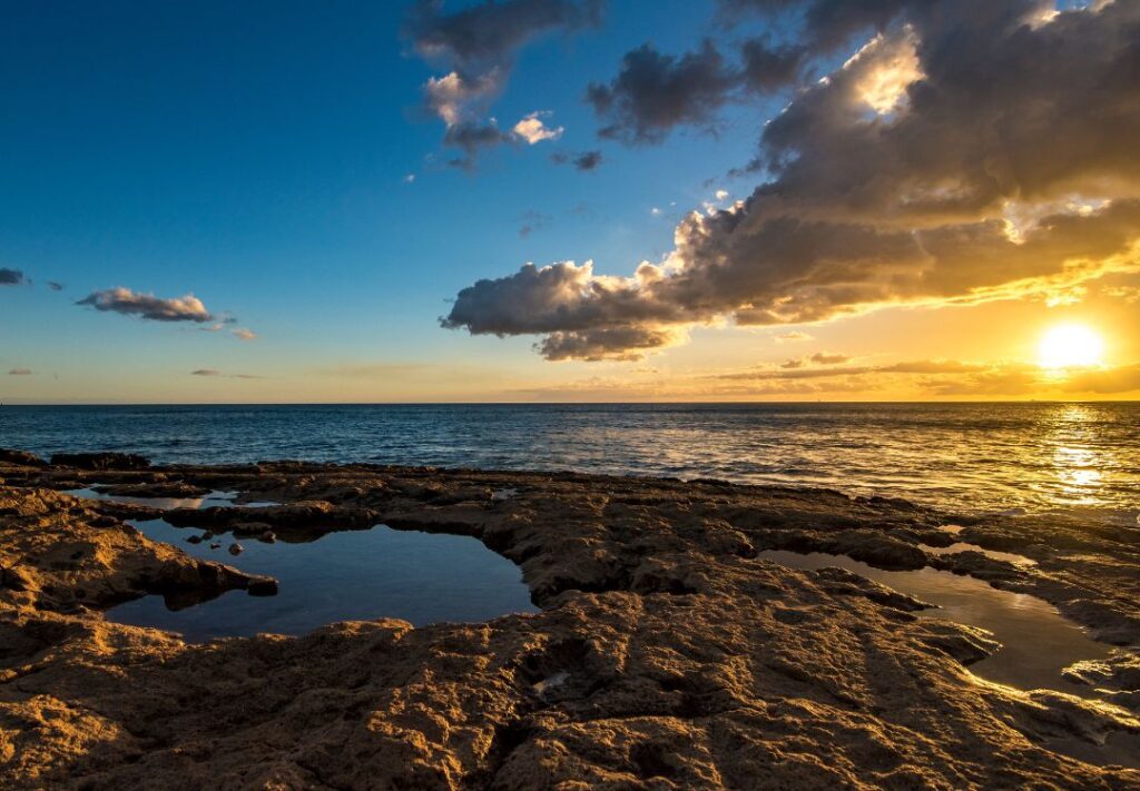 10 Best Sunset Spots On Oahu Hawaii Calling one of the best sunset spots on oahu
