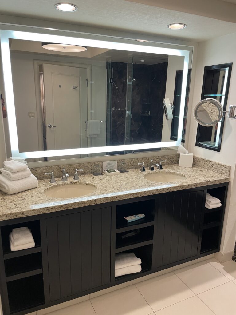 Delano Las Vegas Clean Air Oasis | Review & Video Hawaii Calling a bathroom with a large mirror