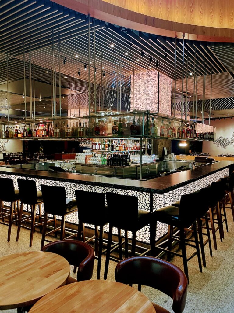 Classy Cool STRIPSTEAK Las Vegas | Review & Video Hawaii Calling a bar with chairs and a counter