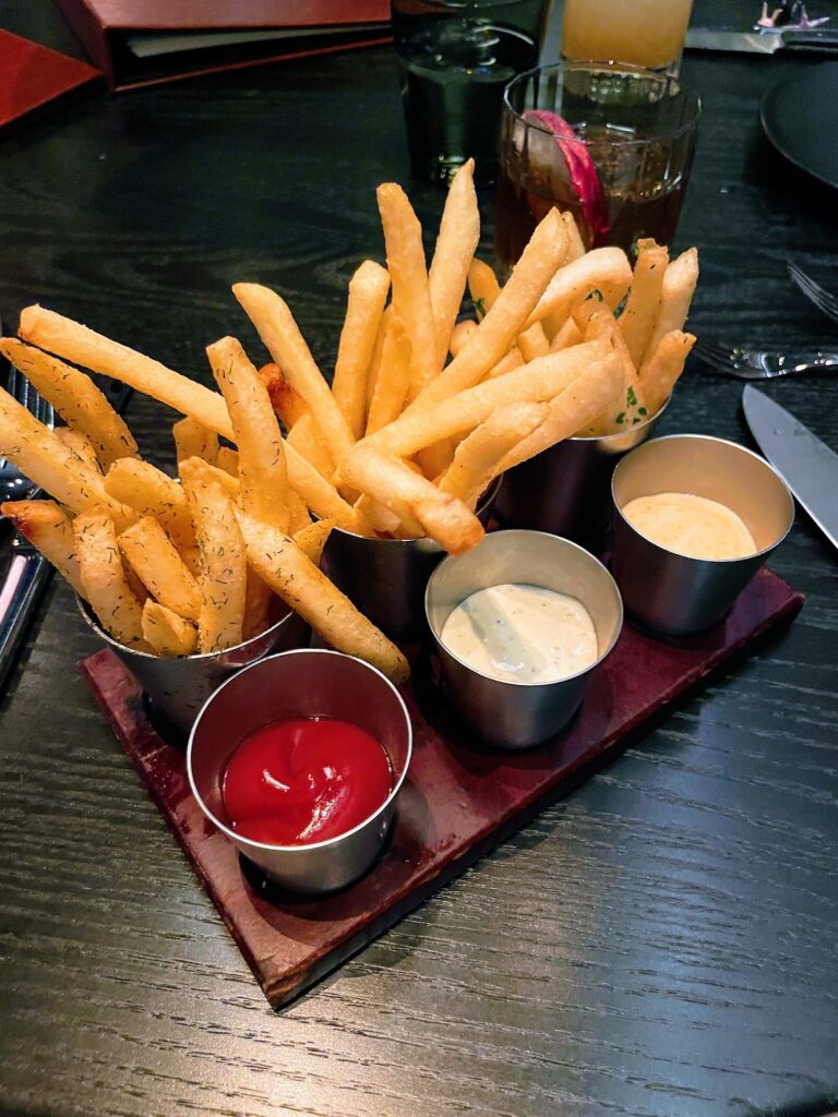 Classy Cool STRIPSTEAK Las Vegas | Review & Video Hawaii Calling a plate of french fries and sauces