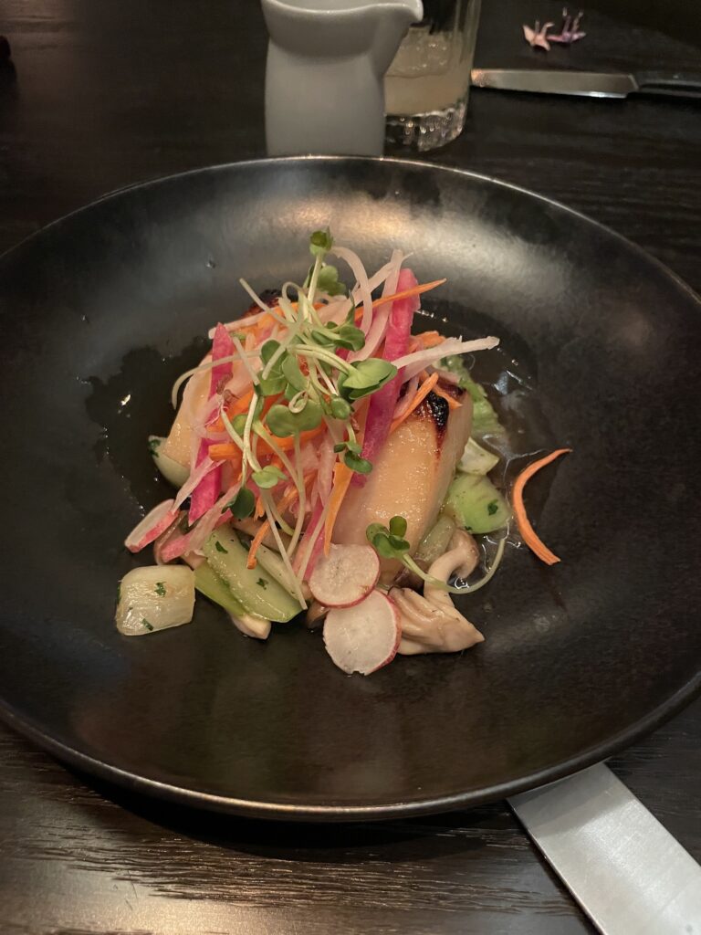 Classy Cool STRIPSTEAK Las Vegas | Review & Video Hawaii Calling a plate of food on a table