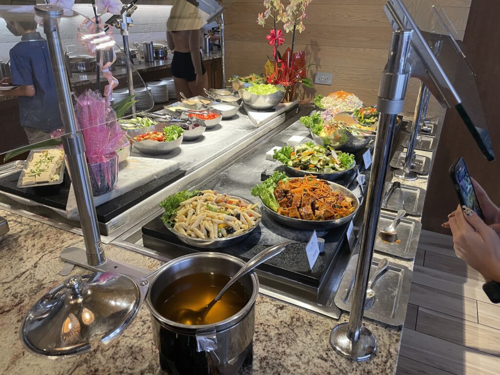 11 Best Sunday Brunch Buffets On Oahu Hawaii Calling a buffet line with food on it