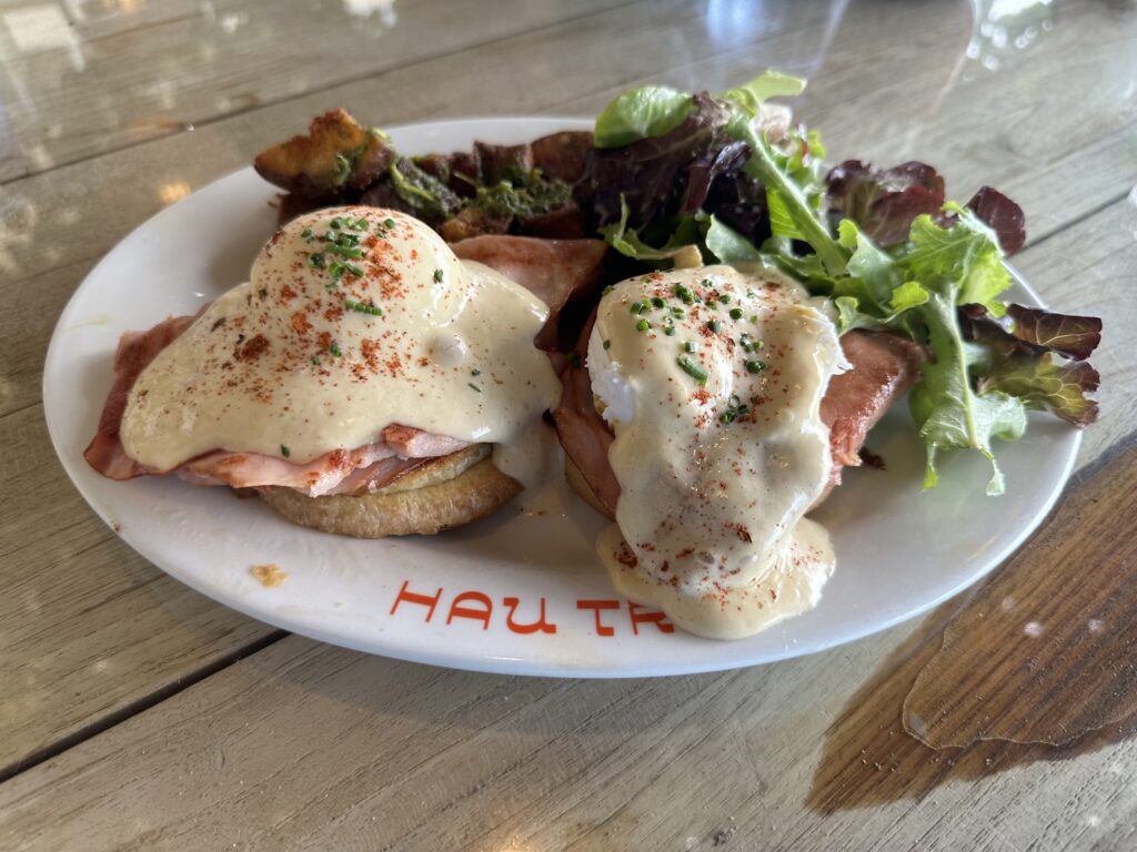 Relaxed Oceanside Hau Tree Brunch Review Hawaii Calling a plate of food on a table