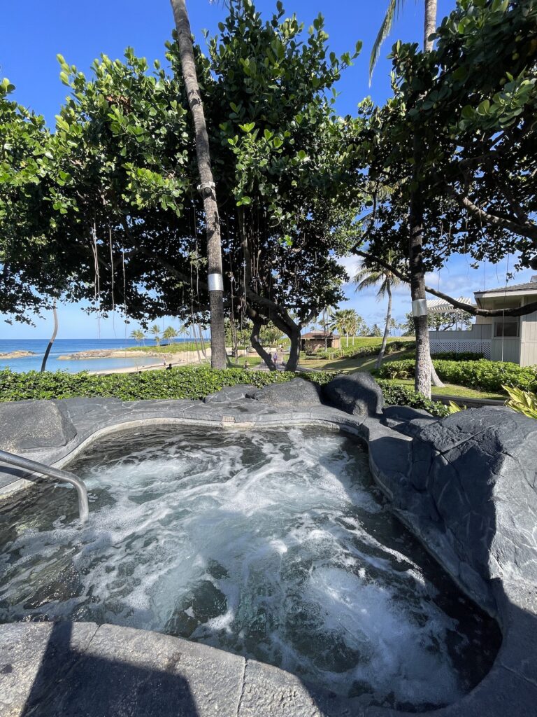 Review & Video | Marriott Ko Olina Beach Club An Amazing Location Hawaii Calling a hot tub with a body of water in the background