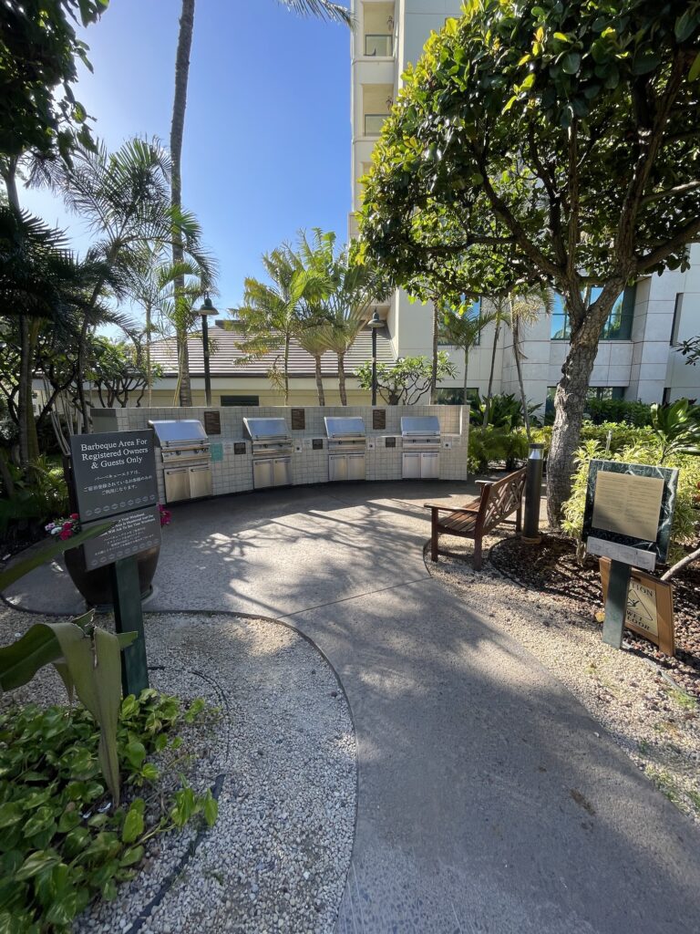 Review & Video | Marriott Ko Olina Beach Club An Amazing Location Hawaii Calling a group of barbecue grills in a courtyard