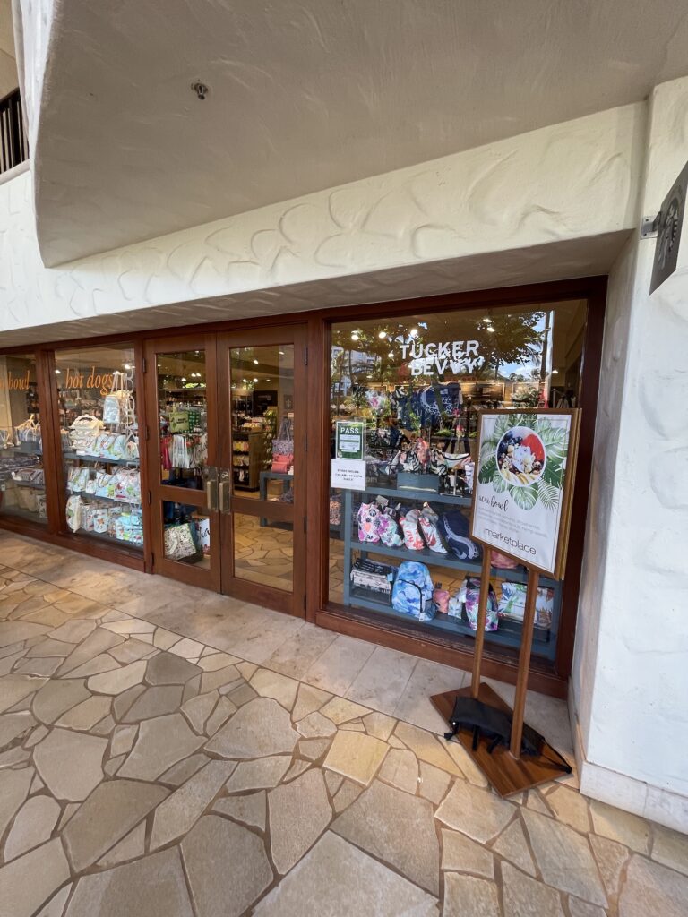 Review & Video | Marriott Ko Olina Beach Club An Amazing Location Hawaii Calling a store front with a sign and a sign on the front