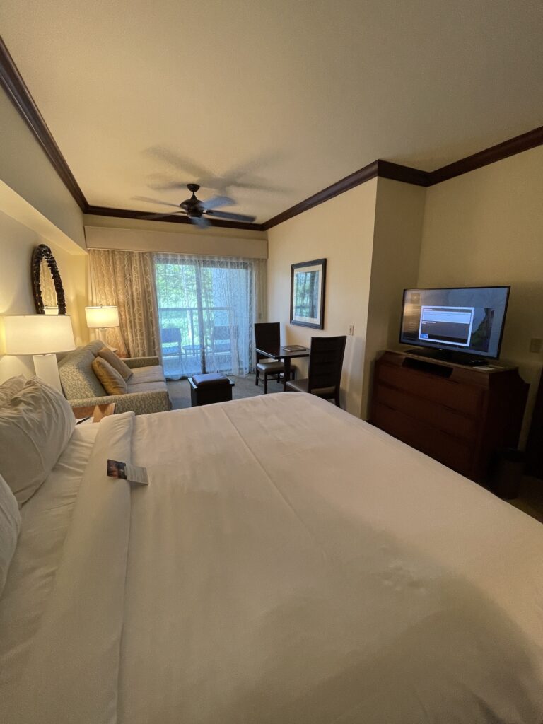 Review & Video | Marriott Ko Olina Beach Club An Amazing Location Hawaii Calling a room with a television and a bed