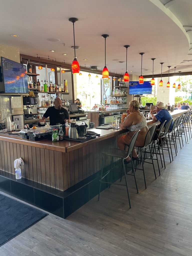 Review & Video | Marriott Ko Olina Beach Club An Amazing Location Hawaii Calling people sitting at a bar