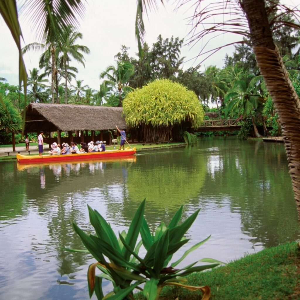 The 41 Best Things To Do On Oahu | Bucket List Guide (2025) Hawaii Calling a group of people in a canoe on a river