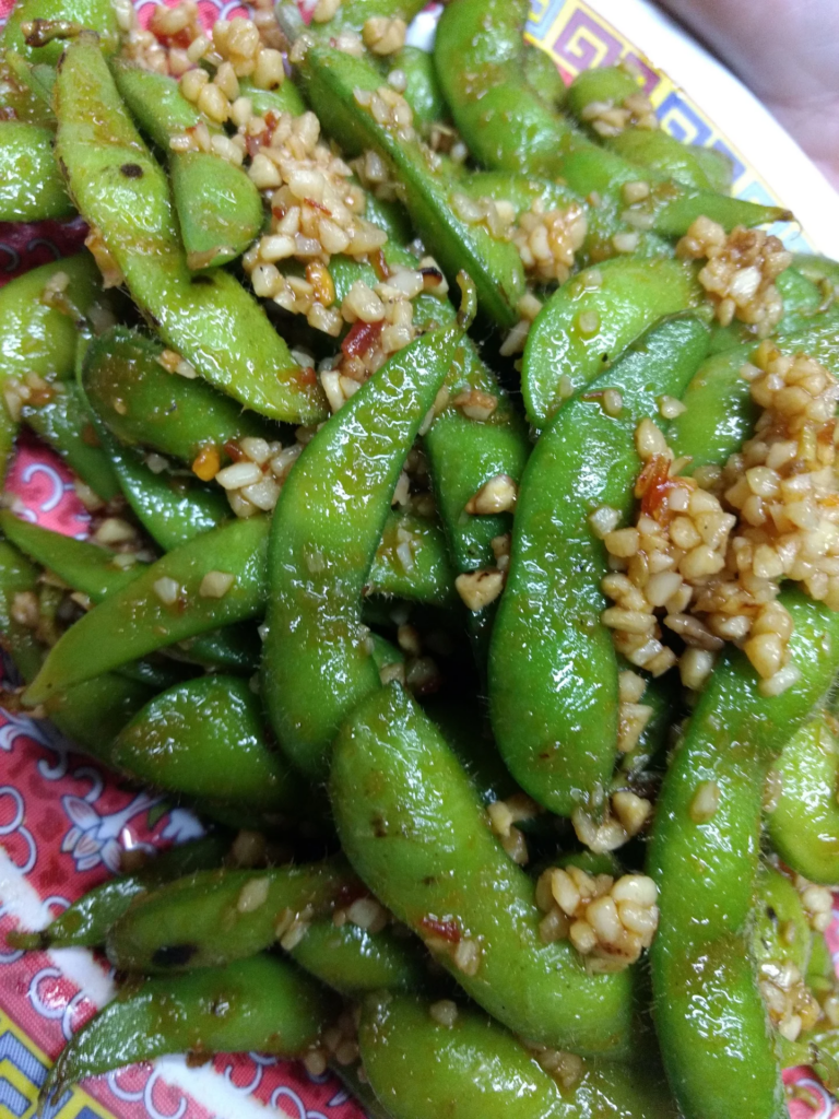 26 Best Places To Eat On Oahu, Hawaii | A Local Guide Hawaii Calling a plate of food on a plate