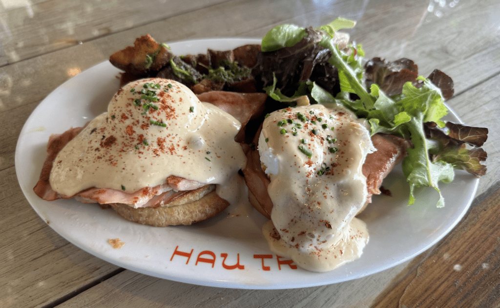 26 Best Places To Eat On Oahu, Hawaii | A Local Guide Hawaii Calling a plate of food on a table