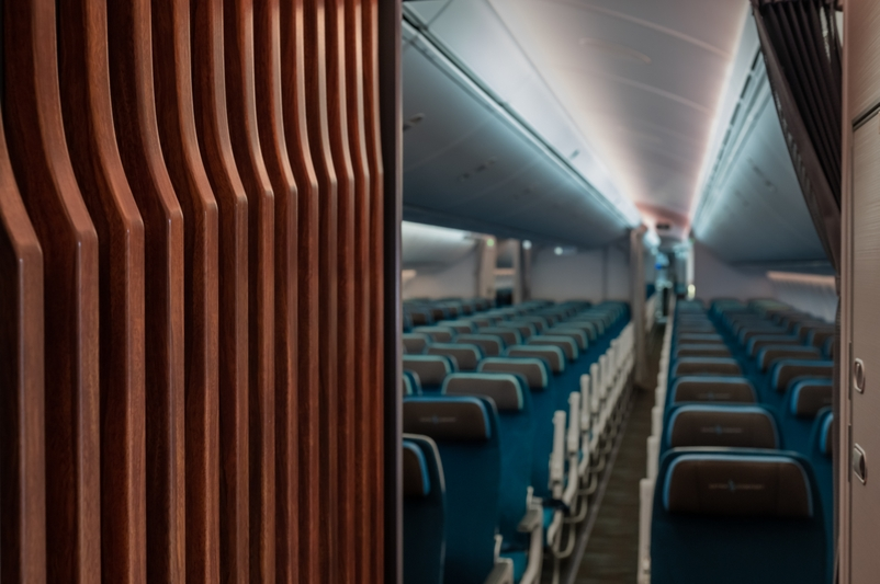 Hawaiian Airlines Reveals Luxurious Boeing 787 Dreamliner Cabins Hawaii Calling a plane with blue seats