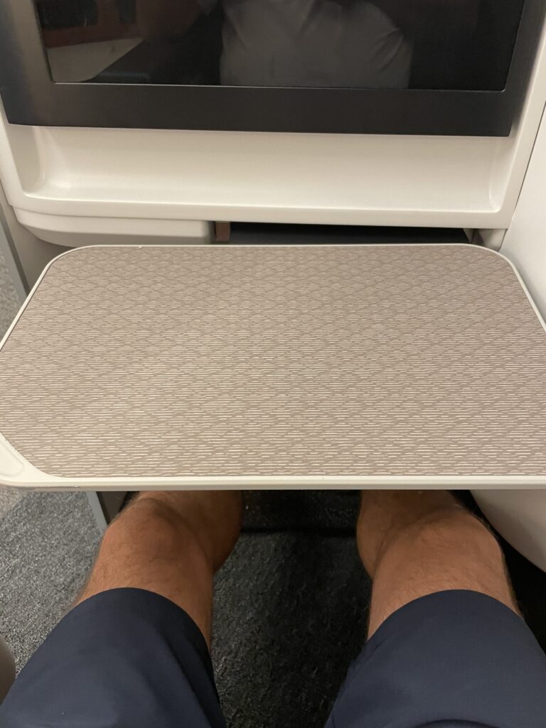 A Sneak Peek Of Hawaiian Airlines Boeing 787 Dreamliner Business Class Seats Hawaii Calling a tray on a table