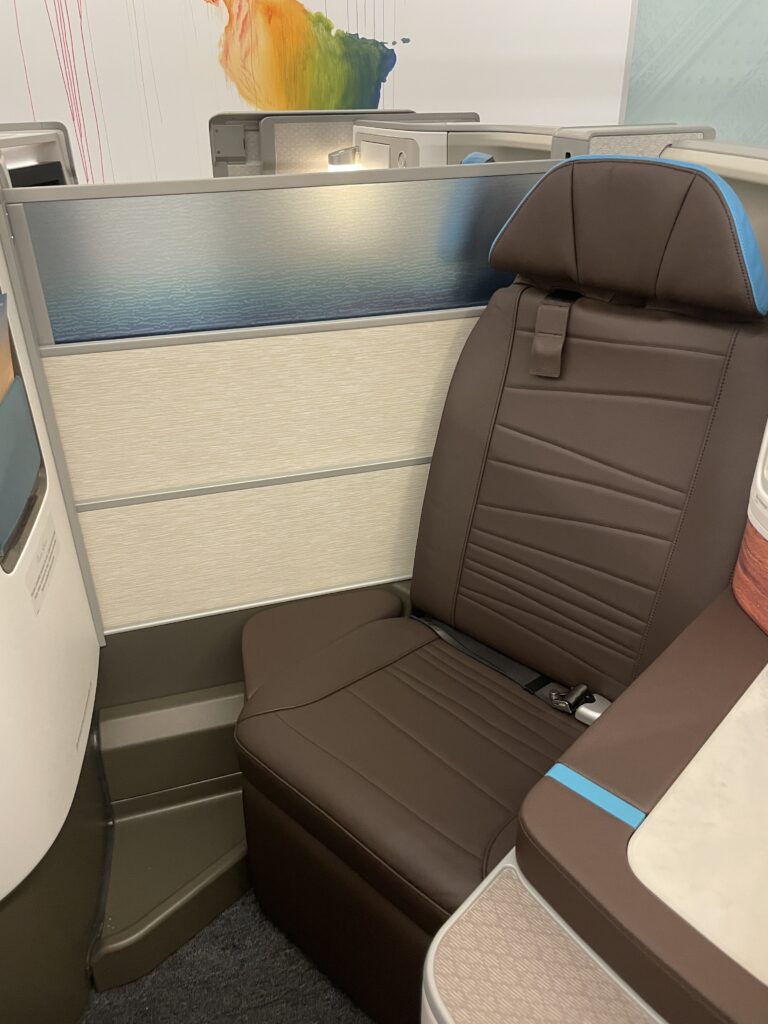 A Sneak Peek Of Hawaiian Airlines Boeing 787 Dreamliner Business Class Seats Hawaii Calling First class seat in the new Hawaiian Airlines Boeing 787 Dreamliner